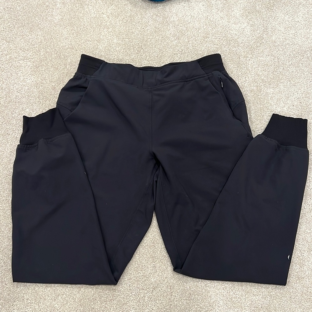 Lululemon Black Joggers size 6